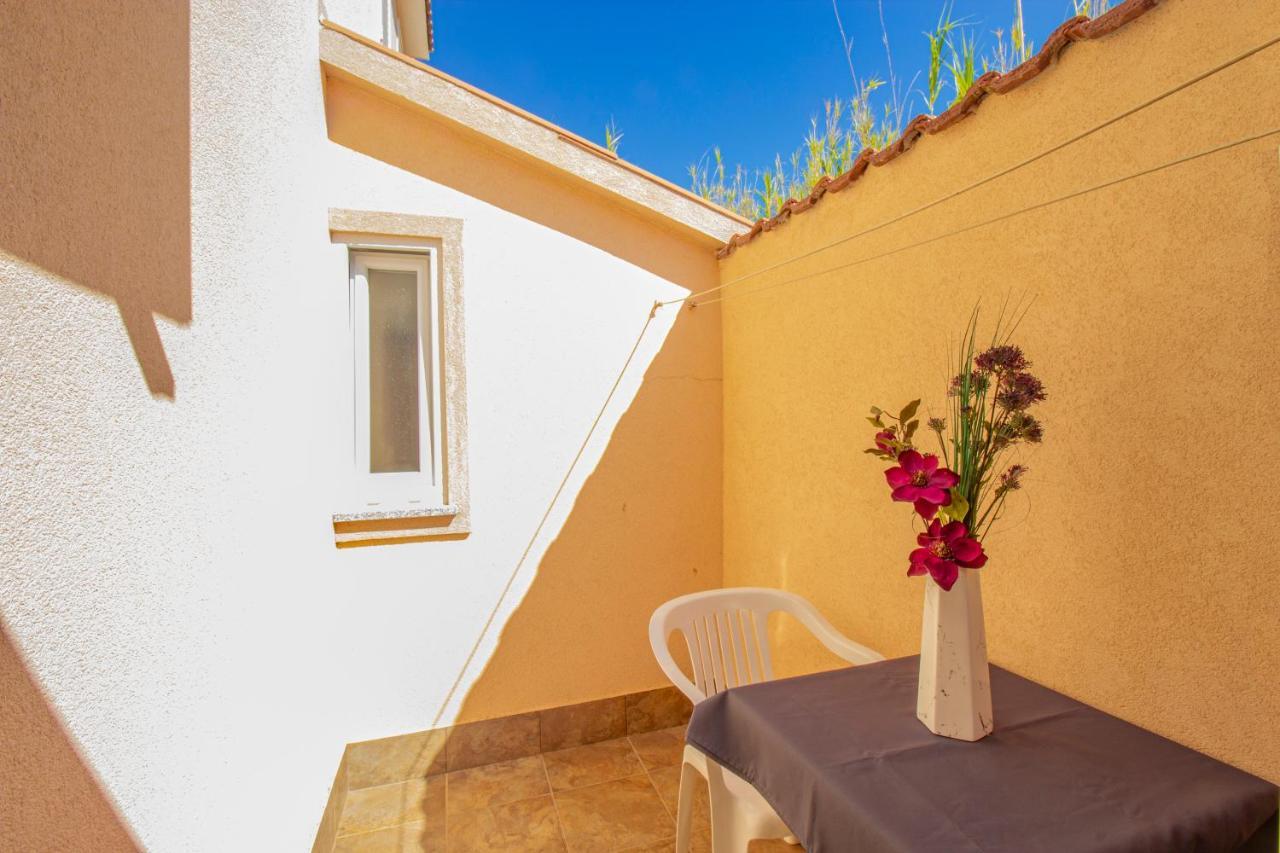 Galapagus Privat Beach & Boat Dock Appartement Metajna Buitenkant foto