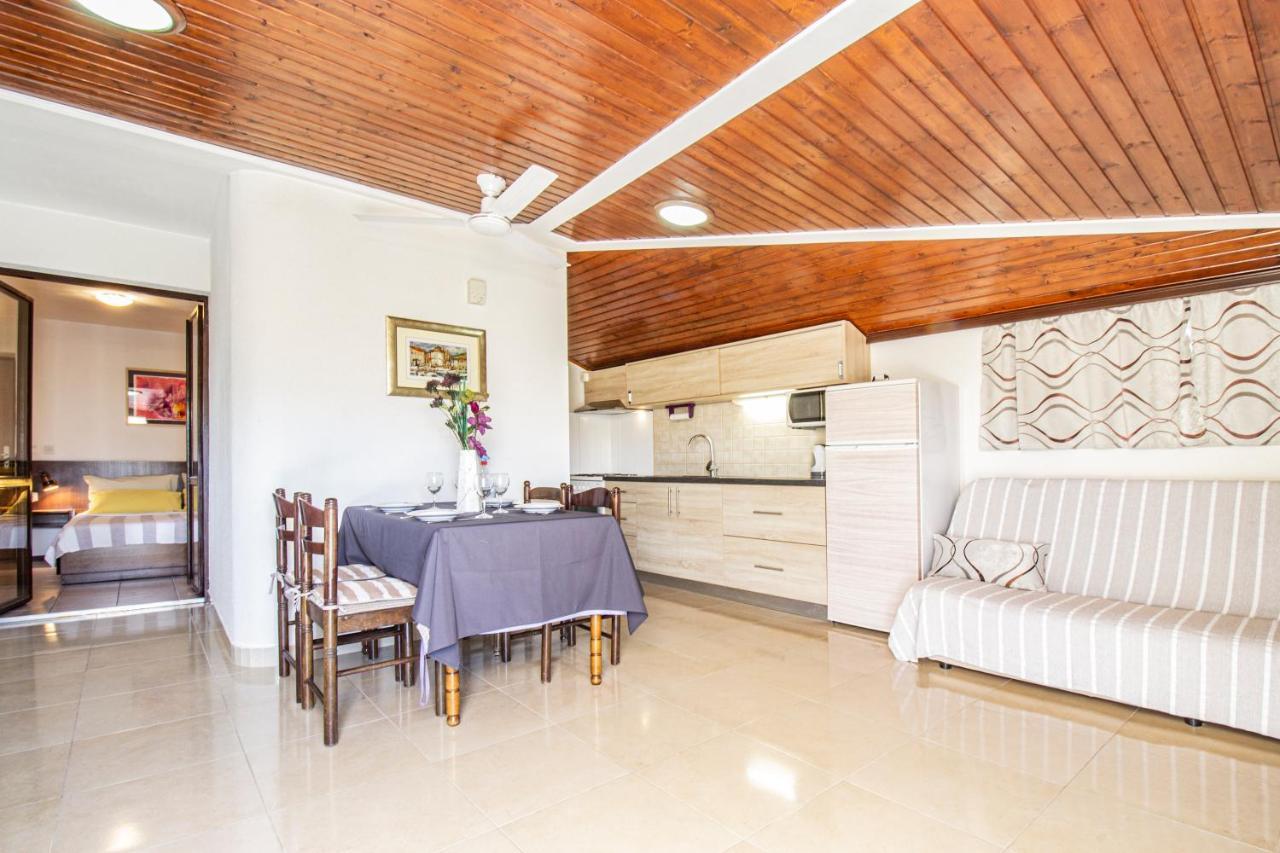 Galapagus Privat Beach & Boat Dock Appartement Metajna Buitenkant foto