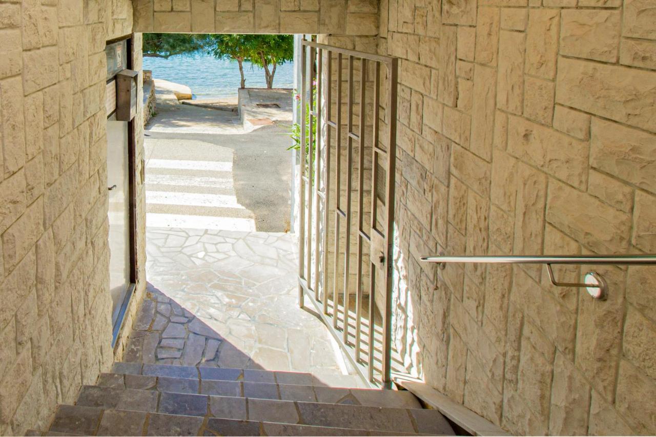 Galapagus Privat Beach & Boat Dock Appartement Metajna Buitenkant foto