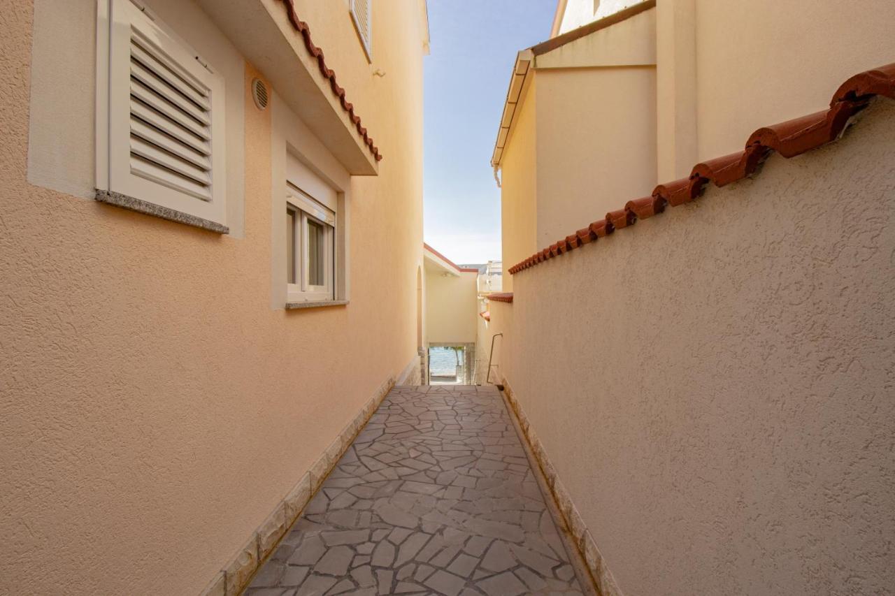 Galapagus Privat Beach & Boat Dock Appartement Metajna Buitenkant foto